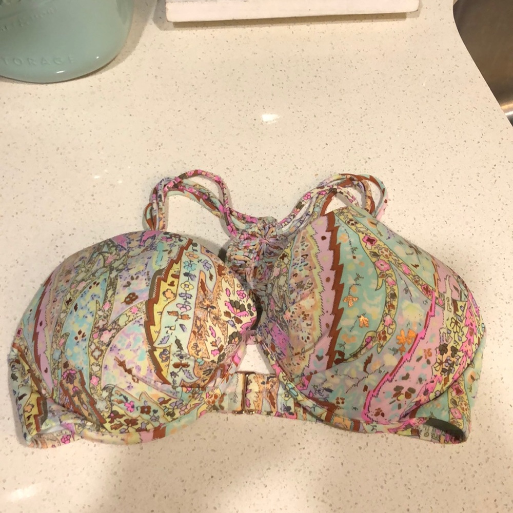 34DD Victoria’s Secret Swim Top